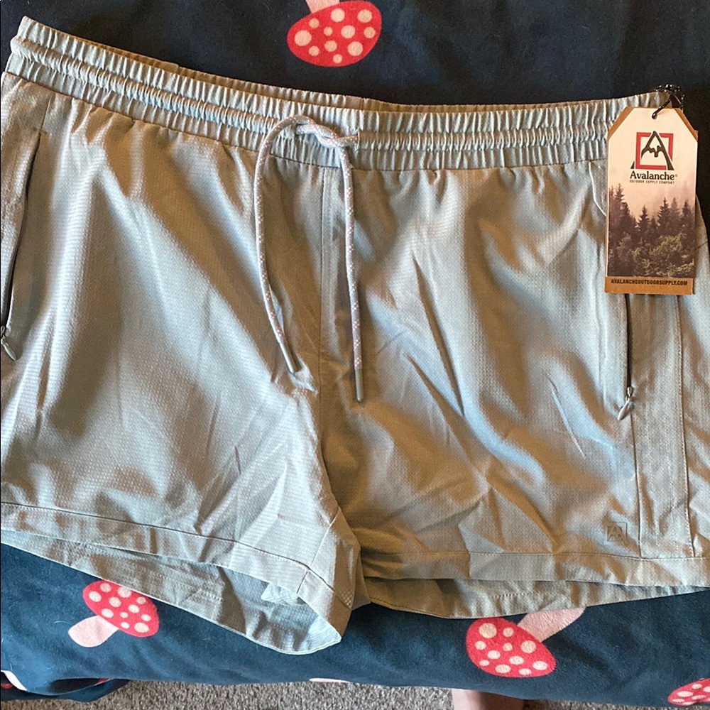 Avalanche Hiking Shorts